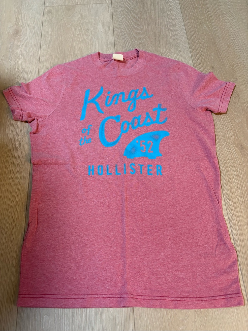 Hollister Heather Pink Tee with Blue Graphic